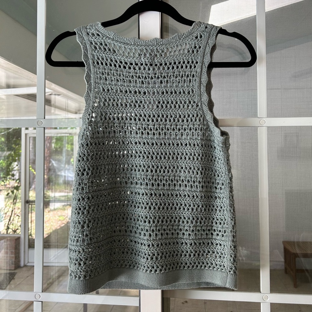 Gap sage green crochet halter tank top - Picture 5 of 6